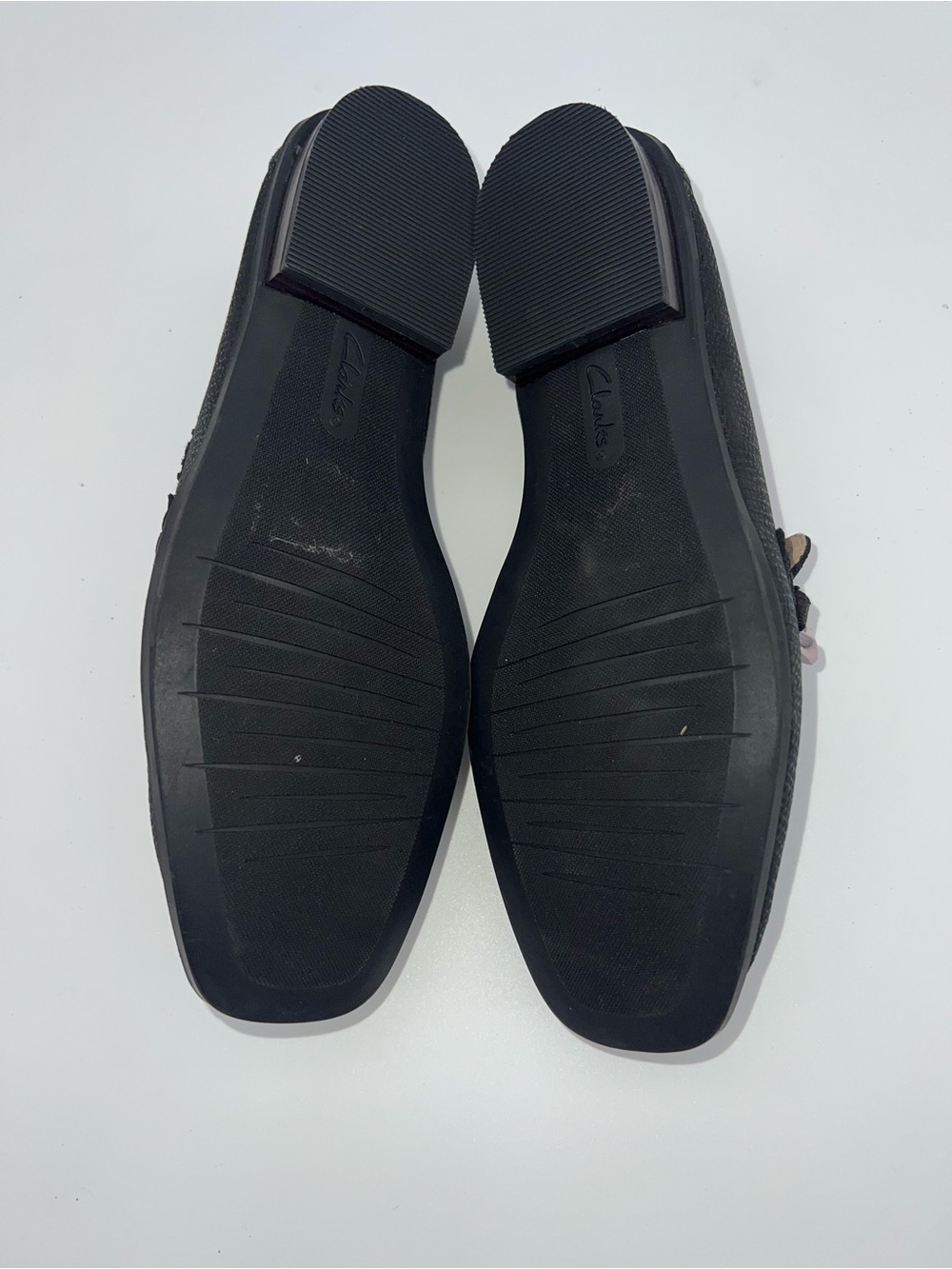 Clarks Sarafyna Iris shimmer Leather loafers Women’s size 6 shoes silver chain - Picture 4 of 9